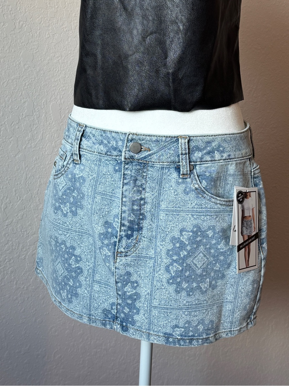 NWT Love Fire Low Rise Bandana Print Denim Mini Skirt L Y2K